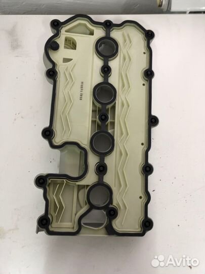 Крышка головки блока с пролкадкой левая Audi A 6