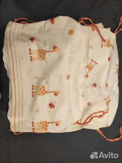 Комплект белья с бортиками для кроватки Perina