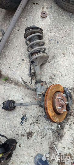 Стойки передние Hyundai Tucson 1