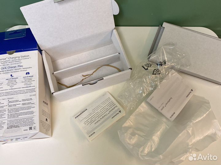 Коробка от зарядной станции для джойстиков PS5