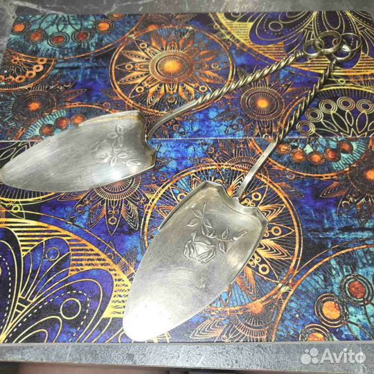 Серебрянные лопатки