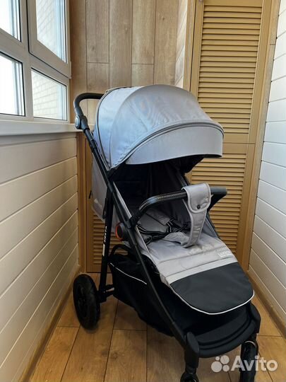 Прогулочная коляска детская с надувными колесами