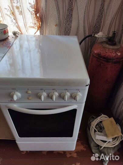 Газовая плита (moravia)бу+баллон с редуктором