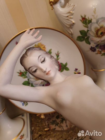 Статуэтка фарфор. Германия. Девушка. Розенталь