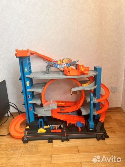 Hot wheels трек гараж