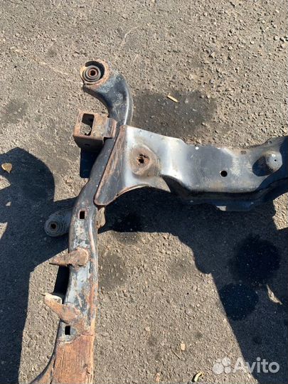 Подрамник передний передний Opel Vectra B хетчбэк