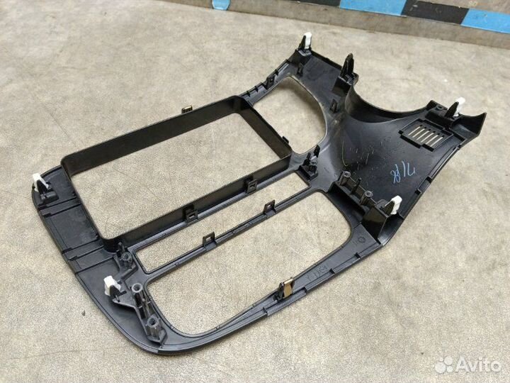 Рамка магнитолы Mitsubishi Outlander GF 2.0 4B11