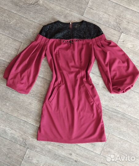 Платье с кружевом