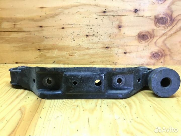 Подушка редуктора Toyota Corolla Fielder NZE144G