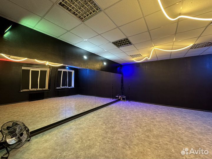 Студия танцев Groove рядом с Корстоном