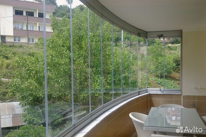 Безрамное остекление торговых центров