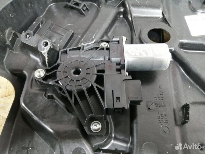 Стеклоподъемник задний правый Mercedes-Benz