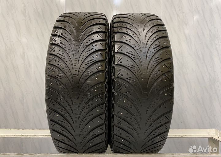 Goodyear UltraGrip Extreme 215/65 R16 98