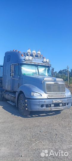 Freightliner Columbia с полуприцепом, 2000