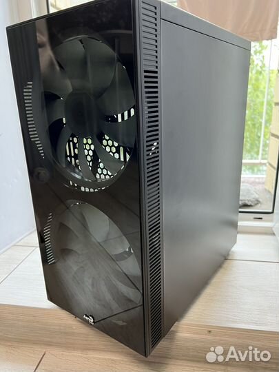 Корпус AeroCool Python Python-G- BK-v11 черный