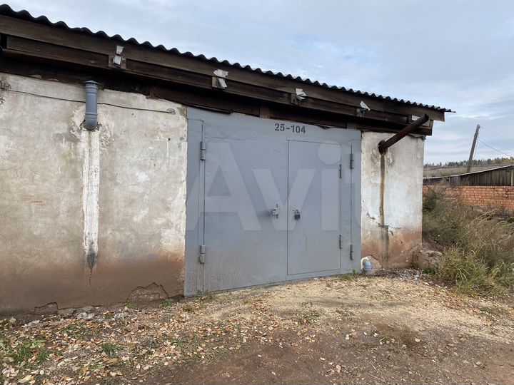 Гараж, > 30 м²