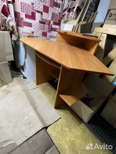 Компьютерный стол