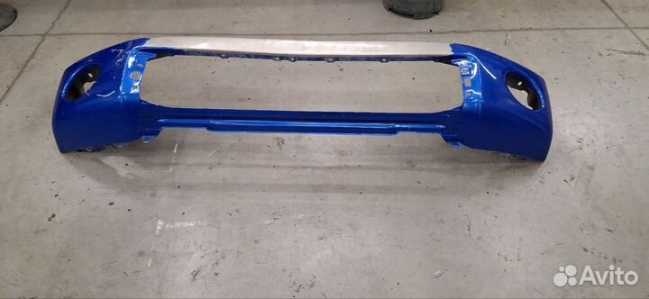 Бампер передний Toyota tundra