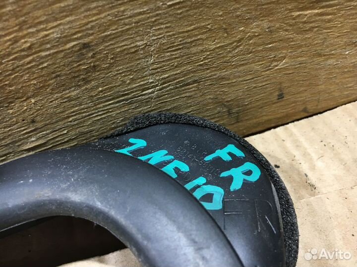 Уплотнитель стекла Toyota Wish I рестайлинг (2005—2009)