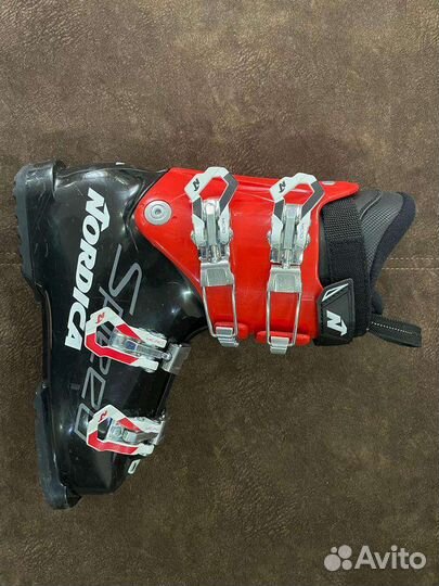 Горнолыжные ботинки nordica