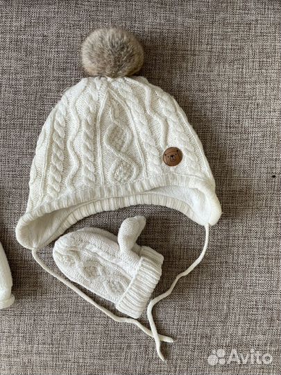 Шапка и варежки hm