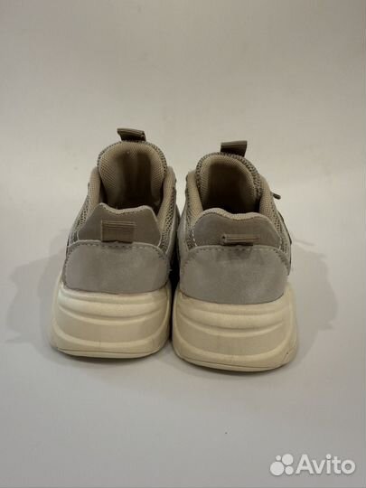 Кроссовки 25