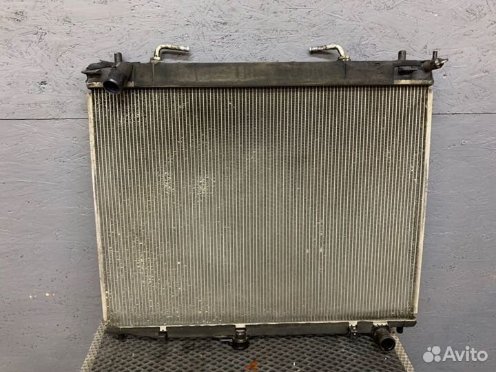 Радиатор охлаждения двигателя передний Mitsubishi