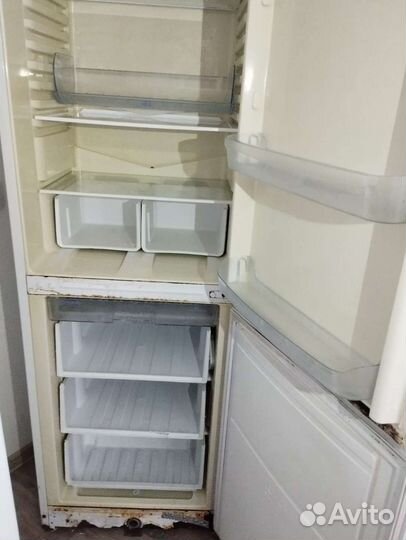 Холодильник рабочий на запчасти