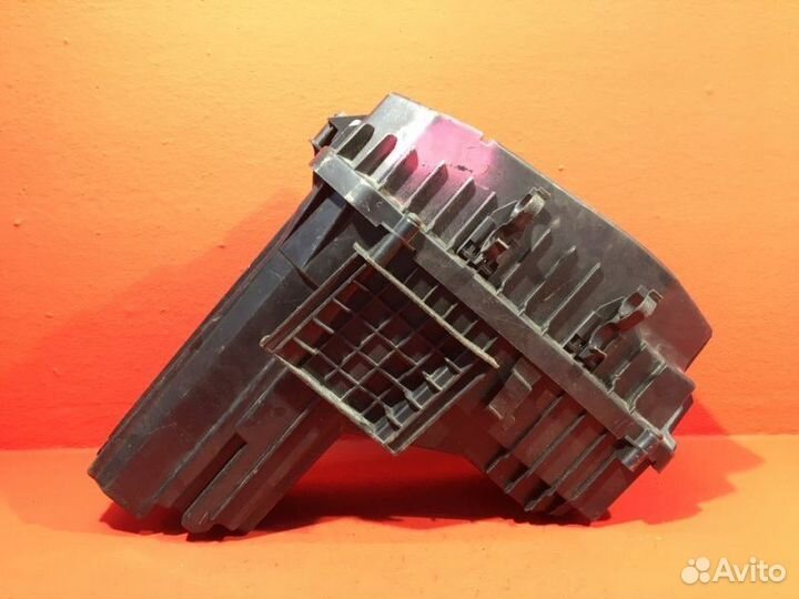 Корпус воздушного фильтра Peugeot 407 1 6FZ