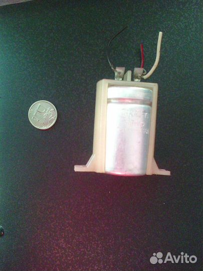 Конденсатор пусковой К42 - 19, 3,9 мкФ, 250 В