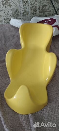 Нагрудник, ванночка, игрушки