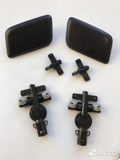 Крышка форсунки омывателя Mitsubishi outlander 10