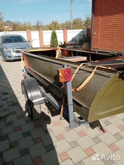 Лодка с мотором