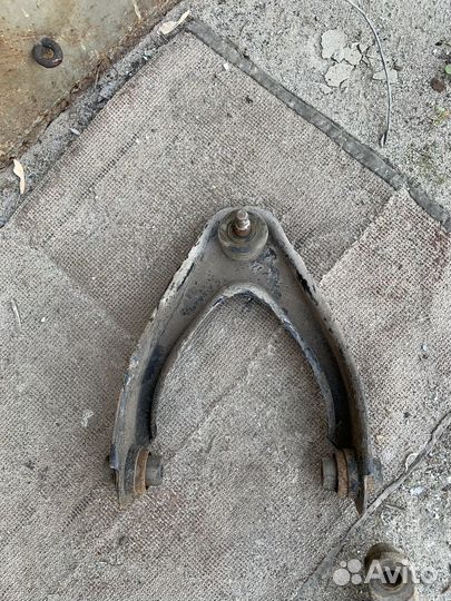 Рычаг на hondy cr-v rd 1