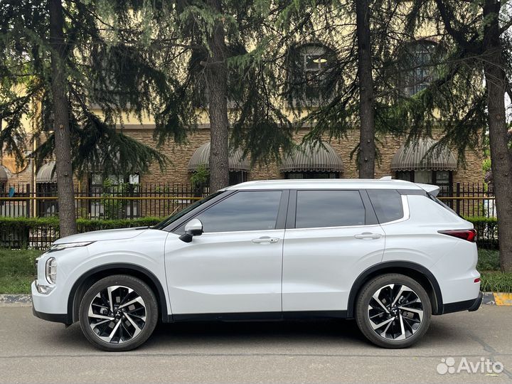 Mitsubishi Outlander 1.5 CVT, 2023, 7 000 км