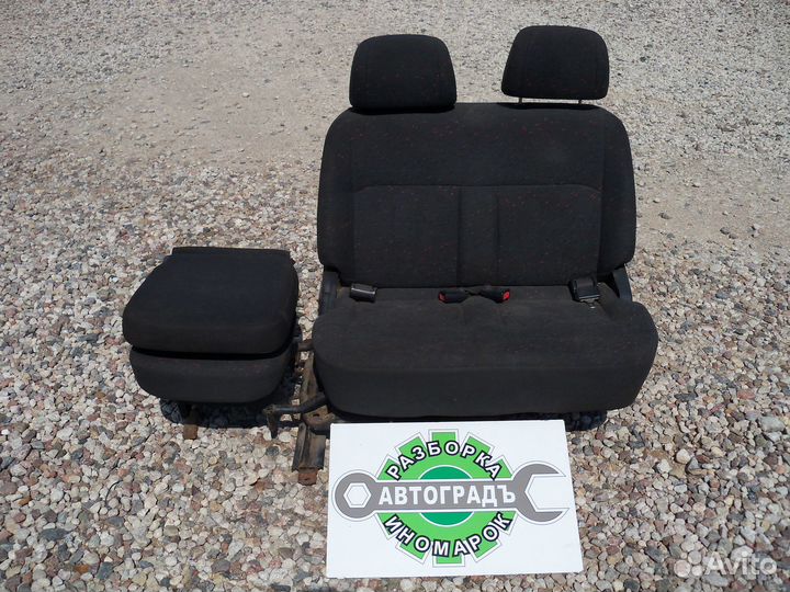 Сидение поворотное второй ряд Hyundai Starex 2003г