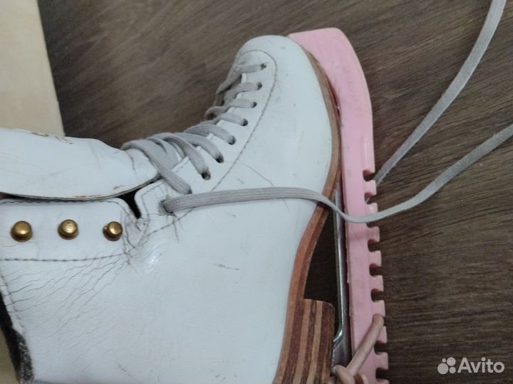 Коньки для фигурного катания