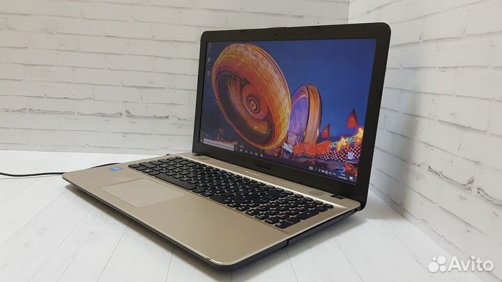 Быстрый ноутбук Asus /15.6