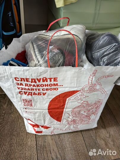 Вещи и обувь, игрушки в перемешку