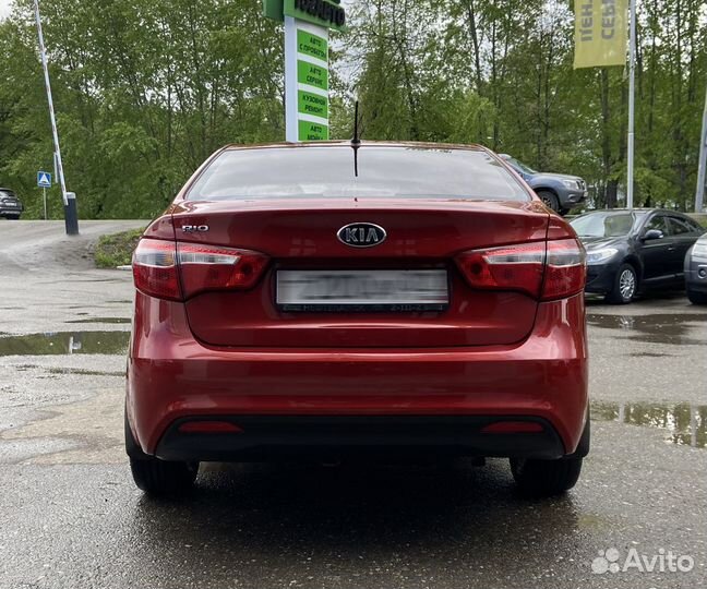 Прокат автомобиля (KIA Rio )