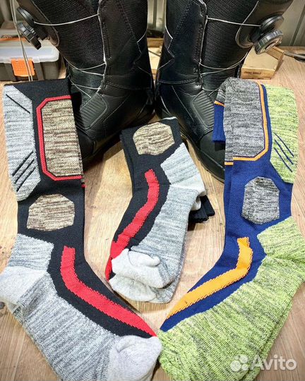 Горнолыжная маска, балаклавы, перчатки и носочки