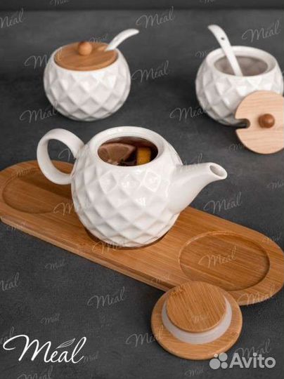 Набор чайник заварочный и сахарницы