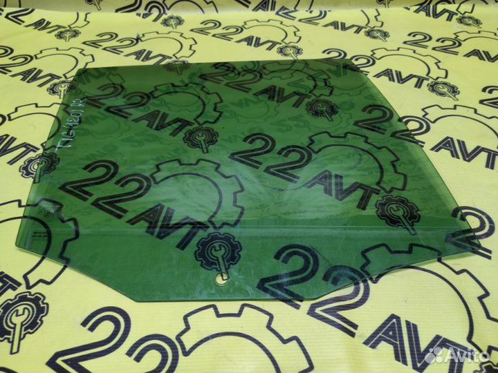 Стекло заднее правое Volkswagen Tiguan 5N cawb