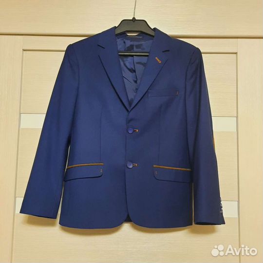 Костюм в отличном состоянии
