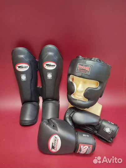 Боксерские перчатки venum Loma, Grant, Cleto, Titl