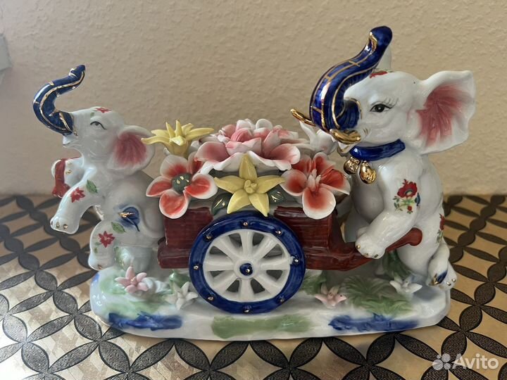 Слоники фарфоровые