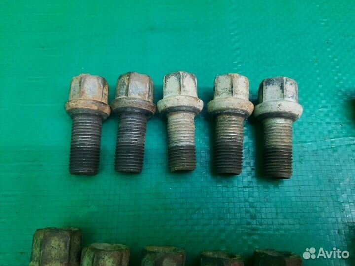 Болт колесный Volkswagen Golf 4 купе AXP 1999