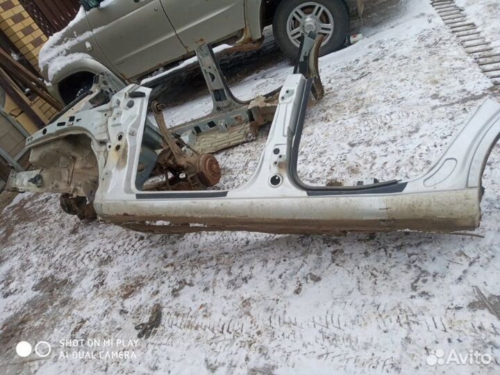 Лонжерон четверть с порогом левый Ford Focus 1