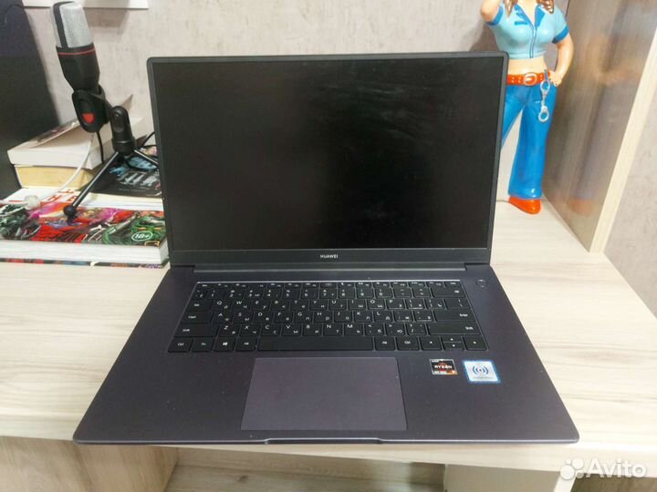 15.6 Ультрабук Huawei MateBook