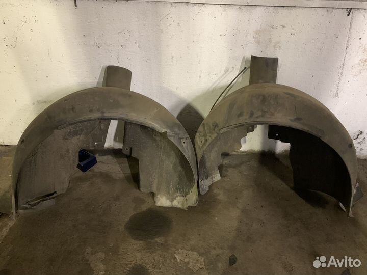 Локер,подкрылок задний BMW E39